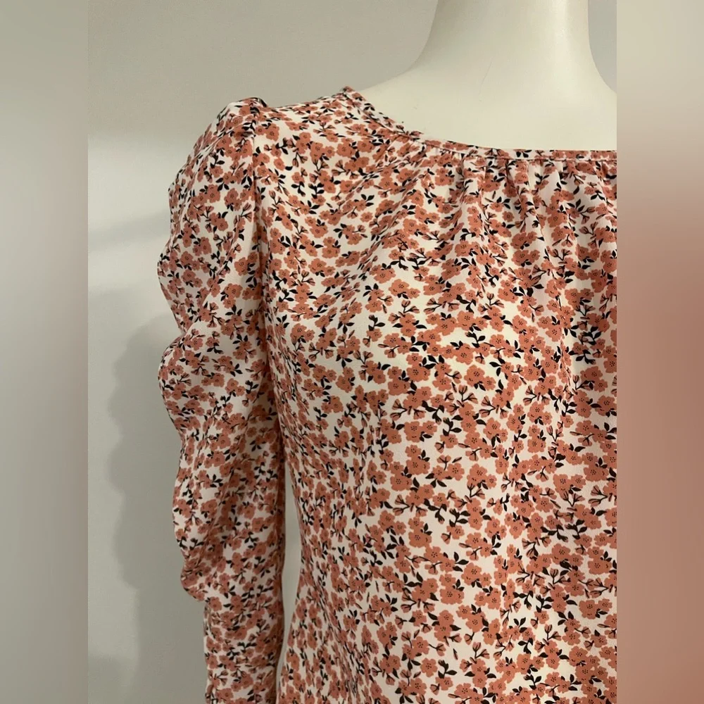 NWT Max Studio Medium ruched sleeve floral flowy blouse shirt - Picture 2 of 9